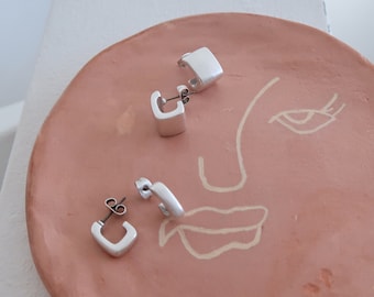 Aros cuadrados de plata gruesos o finos: modernos, geométricos y minimalistas, joyería ligera para uso diario, regalo contemporáneo hecho a mano para ella.