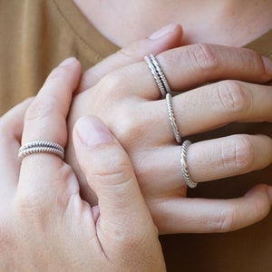 Antique Silver Thin Twisted Lines Ring, Stacking Unique Abstract Band Bohemian Modern Ring, Minimal Affordable Jewelry, US Size 6.5-7.5 inch