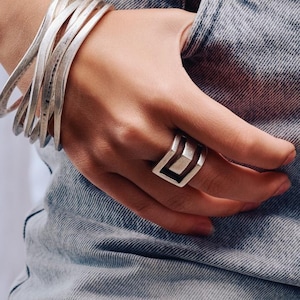 Zilveren vierkante ring: geometrisch modernistische band, trending festival vrije mensen geïnspireerde sieradenstijl, vaste Amerikaanse maat 7,8,9,10