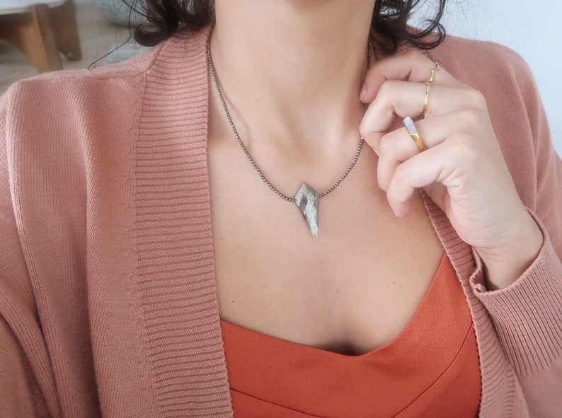 PYRIET kralen edelsteen ketting met pijlpunt hanger, Boho moderne delicate punk rock stijl halfedelstenen sieraden, cadeau voor haar afbeelding 2