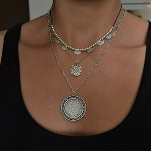 Ensemble de trois colliers géométriques en argent, bijoux ronds à breloques superposées, bijoux boho boho hippie délicats, cadeau pour elle image 8