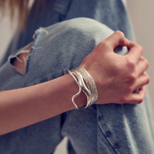 Thick Silver Wavy Open Cuff Bracelet: Organic Shape Minimalist Abstract Bangle Sturdy Curved Bracelet, Elegant Jewelry Pieces, US Size 6.5-8