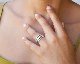Antiek zilver 3 lijnen band ring met innerlijke bloemmotief, Boho geometrische minimalistische unieke stapelen, Amerikaanse maat 7 inch, moderne sierlijke sieraden