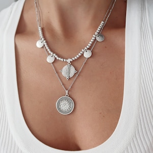 Set di due collane GEOMETRICHE e MONETA in argento antico, ciondoli impilabili a strati, gioielli minimal boho moderni e delicati hippie, regalo per lei immagine 9