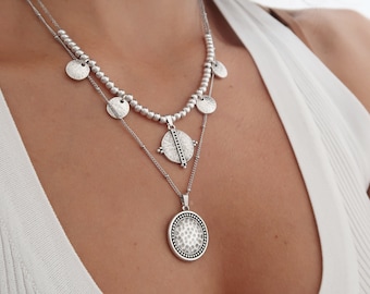 Set di due collane GEOMETRICHE e MONETA in argento antico, ciondoli impilabili a strati, gioielli minimal boho moderni e delicati hippie, regalo per lei