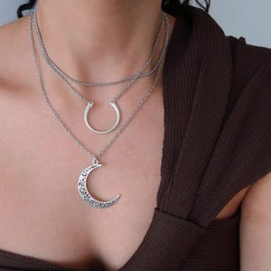Himmlische Anhänger Halskette Set: Silber Mond Anhänger, Geometrischer Minimalistischer Handgemachter Kultureller Tribal Schmuck, einzigartiges Geschenk für Sie