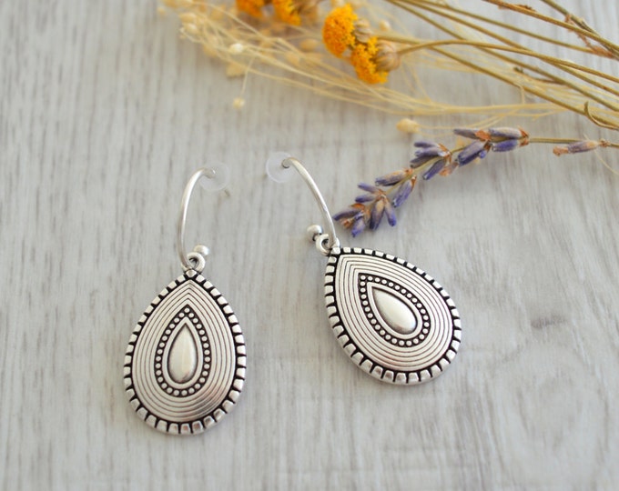 Antique silver dangling teardrop earrings, Silver dangle earrings, boho earrings, tribal ethnic earrings, summer jewelry, statement jewelry