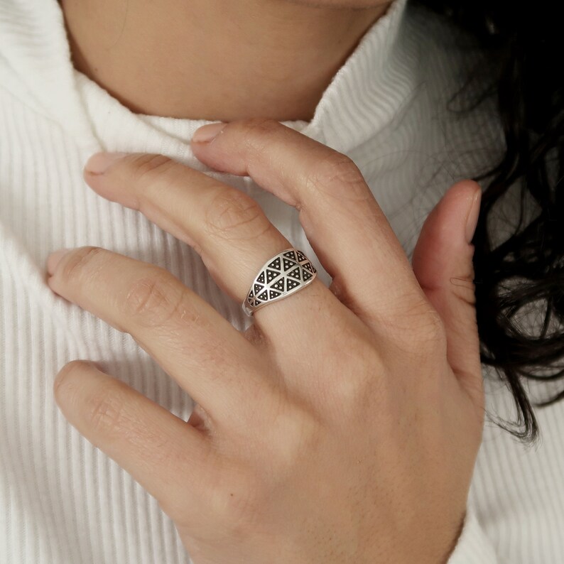 Antique Silver Oval Shape Ring With Engraved Dotted Triangles Etsy