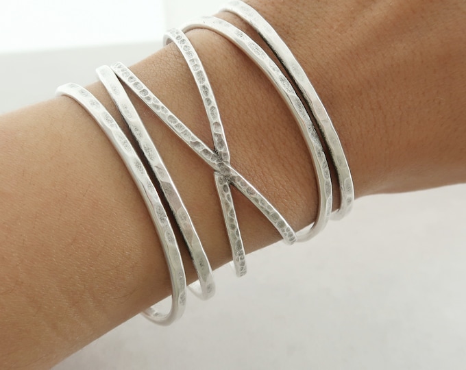 Antique Silver Hammered Two INTERSECTING CURVED LINES cuff bracelet, Bohemian Stacking Layering Modern Minimalist Abstract Bangle Jewelry
