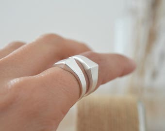 Silver Crest Ring: Adjustable Geometric Statement Ring