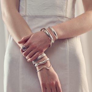 Silver THICK WAVY Line cuff, Stacking Wristband Rope Bracelet Delicate Minimal Modern Abstract Bangle Jewellery, Gift for her, 6-7.5 inch