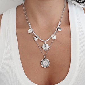 Set di due collane GEOMETRICHE e MONETA in argento antico, ciondoli impilabili a strati, gioielli minimal boho moderni e delicati hippie, regalo per lei immagine 2