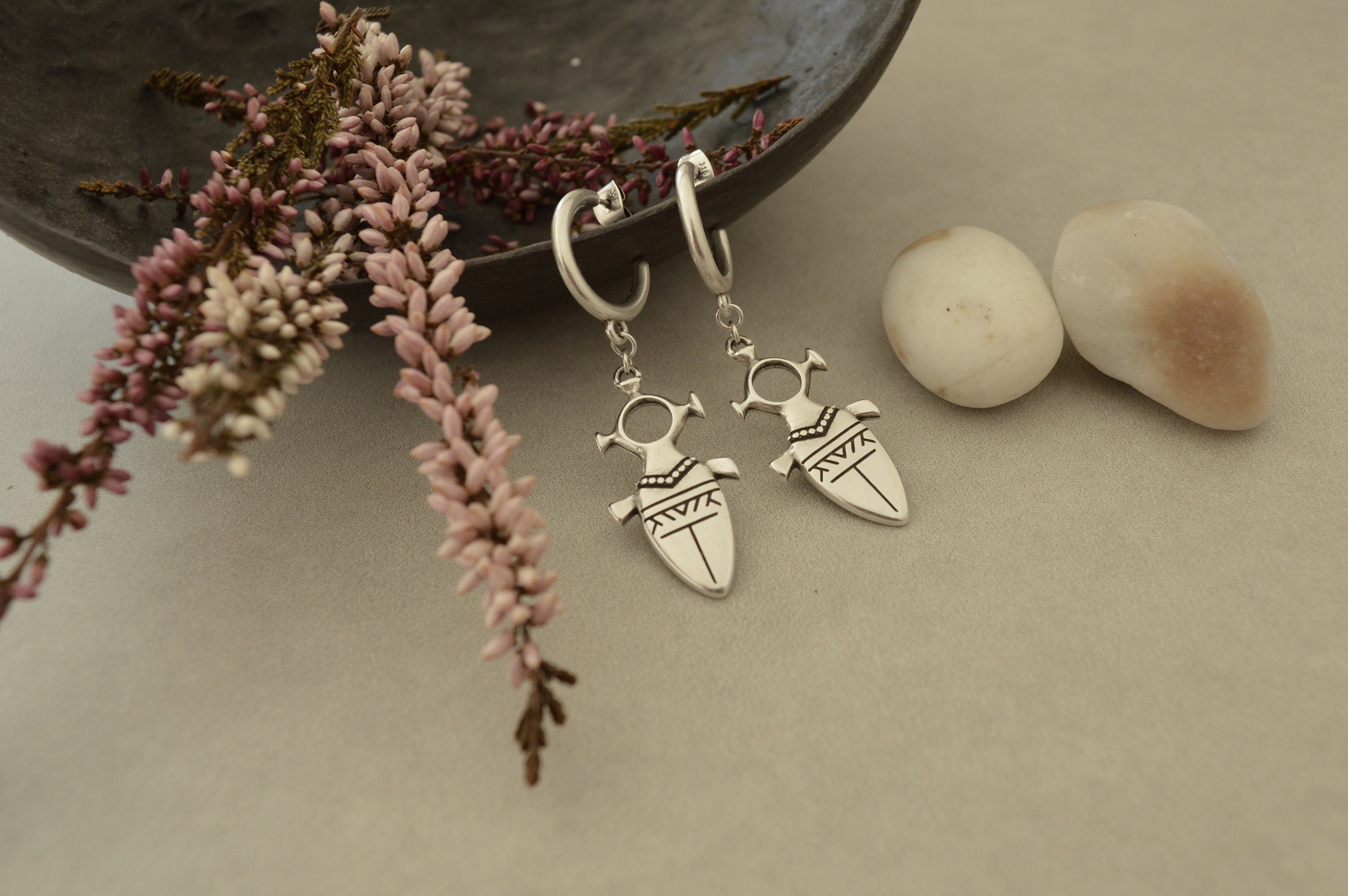 Boucles D'oreilles Scarabée Ailé En Os Et Argent Sterling 925 - Pendentif Blanc, Style Ethnique