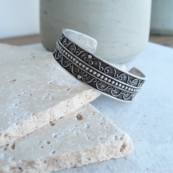 Bohemian Antique silver DOTTED bangle cuff stacking bracelet, Arm Candy, Tibetan Nepalese Indian inspired Cuff Bangle Bracelet Jewellery