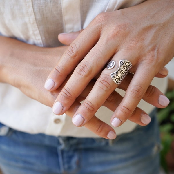 Antique Silver Engraved Flower Mandala Wrap Ring, Thick Band Dainty Bohemian Sacred Peace Yogi Gypsy Minimalist Jewellery, US 6.5-7.5inch