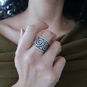 Bohemian Antique Silver Spiral Statement Ring, Stackable Adjustable Geometric Long Ethnic Tribal Ancient Greece jewelry, US Ring Size 7-8