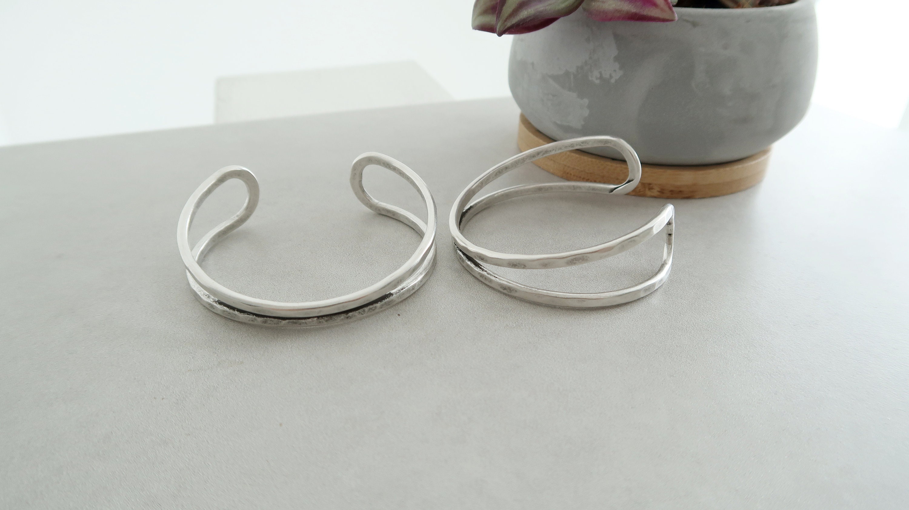 Antique Silver Hammered Two INTERSECTING CURVED LINES Cuff Antique Silver Hammered Two INTERSECTING CURVED LINES Cuff
