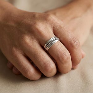 Silber Ring Band: Geometrisch Minimalist moderne Organische künstlerische Schmuck, Statement Geschenk für Sie oder Ihn, einstellbar US Größe 7-8