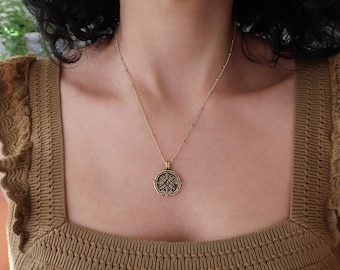 Bijoux de collier pendentif pièce de monnaie byzantine antique en or, médaillon de superposition de pièces de monnaie grecques, bijoux minimalistes bohèmes bohèmes, cadeau d'anniversaire pour elle