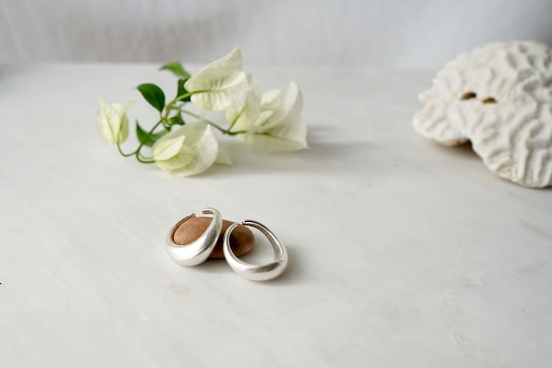 Antique Silver Soft Curve Ring, Organic Shape adjustable layer ring, Stacking delicate minimalist flowing design ring, Layered chic ring image 6