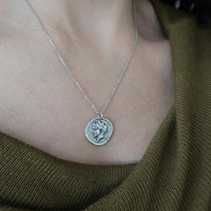 Réplica de dije de moneda griega, ninfa, diosa Niké y toro Neopolitis, collar con moneda de estado, collar con medallón, joyería étnica tribal en capas