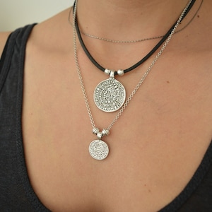Réplica del colgante de disco de FAIRSTO, collar unisex bohemio para hombre, capas de plata étnicas gitanas para hombre, joyería griega antigua, cretense, griego