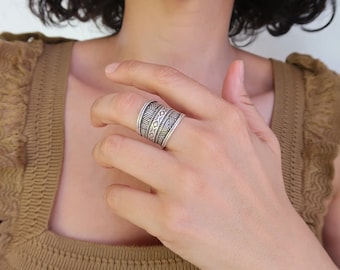 African Tuareg Shield ring, Silver engraved wrap geometric ring, Bohemian Ethnic Tribal Rings, Free people rings, Silver Tuareg Jewellery