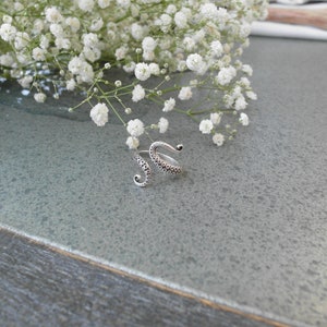 Bohemian Silver OCTOPUS ARM Knuckle Midi Pinky Ring, Silver Stackable Animal Ring, Silver Adjustable Ring, Affordable Ring, Gift for Her image 4