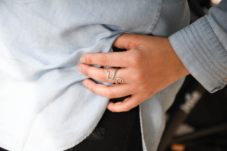 Bohemian Silver OCTOPUS ARM Knuckle Midi Pinky Ring, Silver Stackable Animal Ring, Silver Adjustable Ring, Affordable Ring, Gift for Her image 8