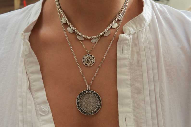 Set of three silver GEOMETRIC necklaces, layered stacking round coin charms jewelry, boho bohemian dainty hippie jewelry, gift for her 画像 2