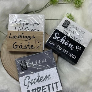 Serviettenhalter mit Spruch Holz |Servietten Ständer | Mitbringsel zur Einladung | Geschenkidee Gartenparty Geschenk |Einladung Geschenke