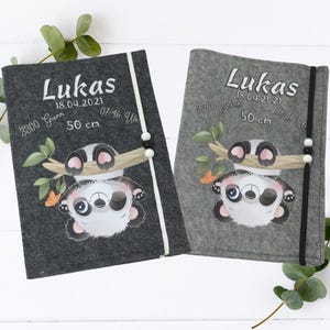 U-Heft Hülle Panda hängend – personalisiert mit Name & Geburtsdaten – mit Impfpassfach – Geschenk zur Geburt aus Filz