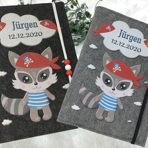 U Heft Hülle mit Namen Filz personalisiert | Impfpass Waschbär Pirat | Untersuchungsheft Hülle filz Geschenk Geburt | Junge Mädchen taufe