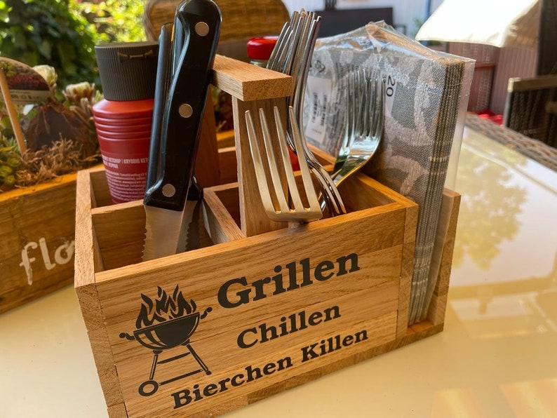 Grill Geschenk personalisiert Grillmeister Grill Utensilo für Besteck Geschenk für Männer Geschenk Grillparty Geschenke Grillabend Bild 6