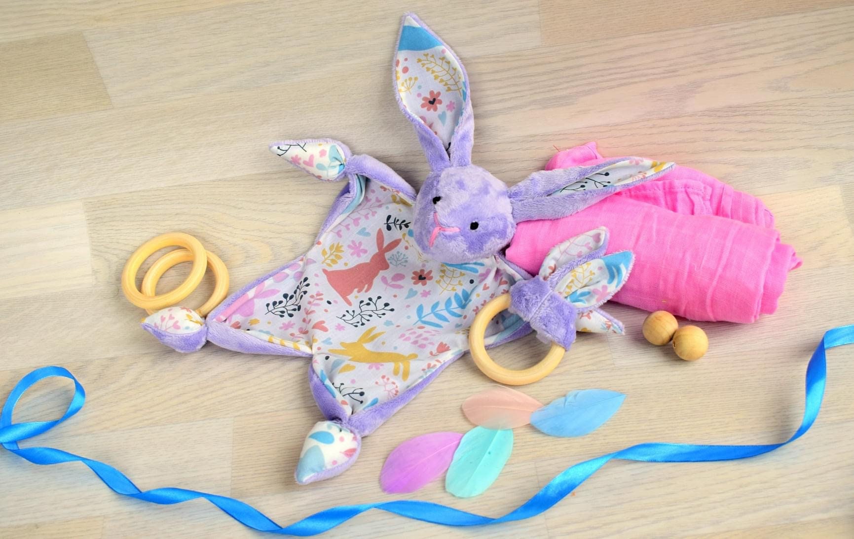 Baby Geschenkset Mit Lätzchen & Beißring - Süßes Häschen-Design