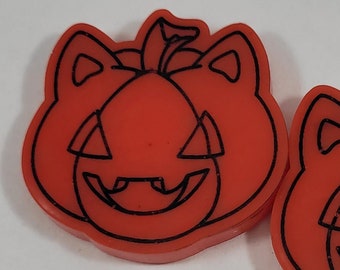 Cute cat pumpkin magnet / halloween magnet / autumn magnet / spooky magnet / halloween lover gift / cat lover gift / quirky magnet