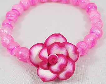 Pulsera elástica con cuentas de color rosa flor / joyería de flores / pulsera de niña de flores / joyería rosa / regalo para ella / joyería central de hadas del festival