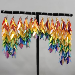 Pendientes colgantes con clip de arcoíris holográficos / joyas de arcoíris / pendientes coloridos / pendientes divertidos / pendientes originales / pendientes de orgullo