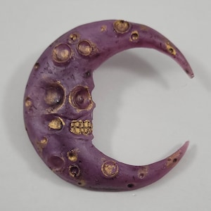 Skull moon magnet / moon decor / skull magnet / crescent moon home decor / spooky magnet / dark academia decoration / fridge magnet