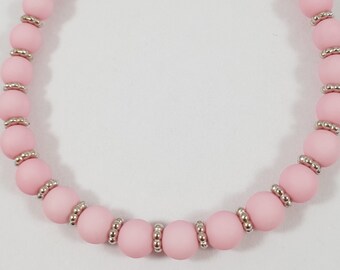 Pulsera elástica con cuentas en color rosa pastel y plata / joyería en tonos pastel / pulsera para mujer / regalo hecho a mano para ella / pulsera apilable