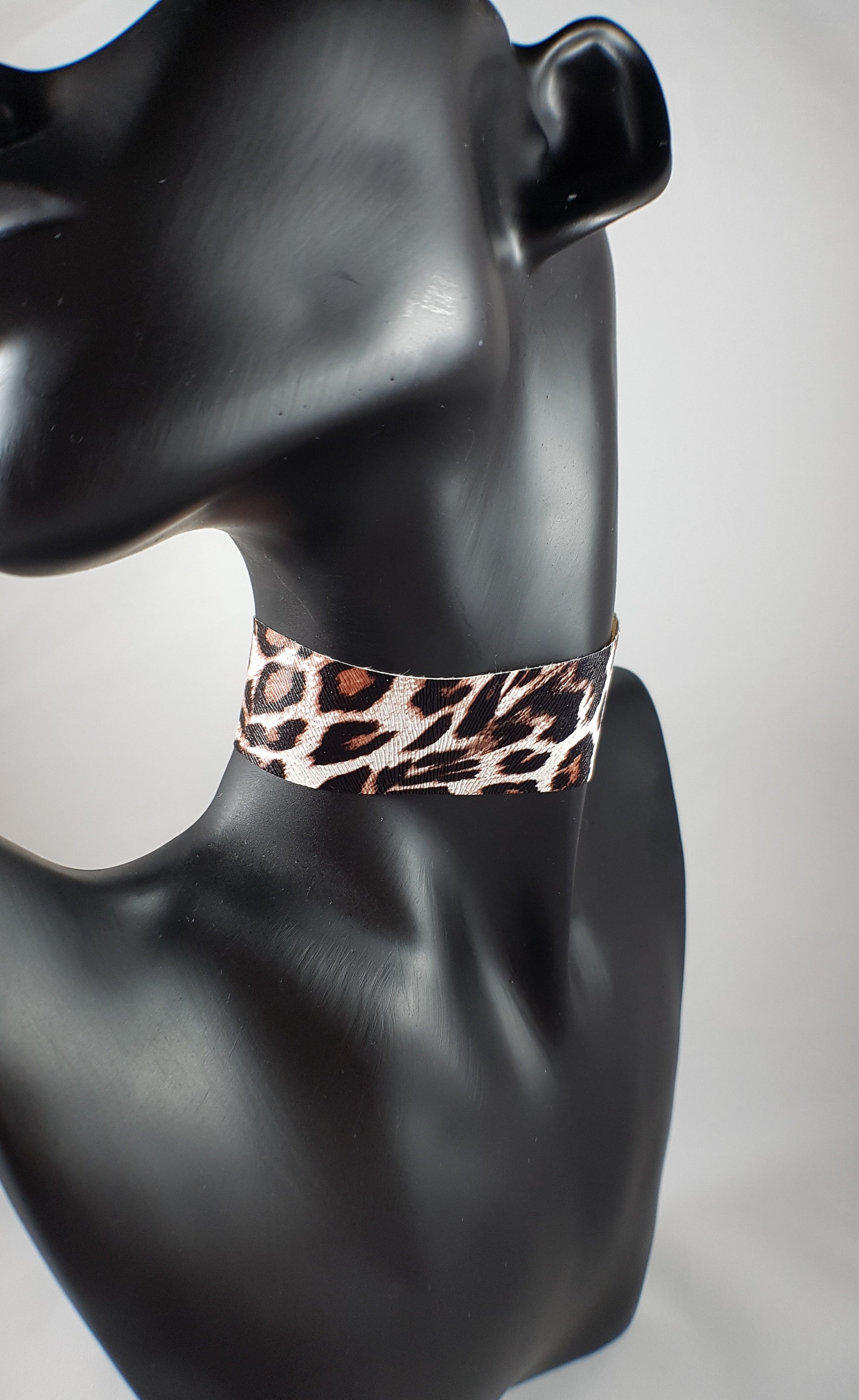 Panther choker Outlet