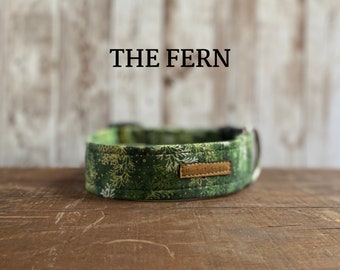 The Fern : Gold and Green Winter Plants Dog Collar