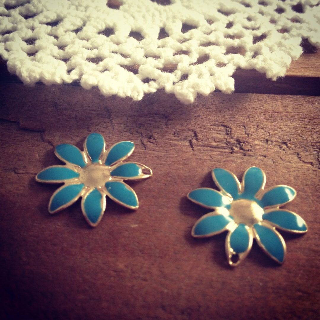 1 - Flower Charms Blue Enamel on GOLD Flower Daisy Charm