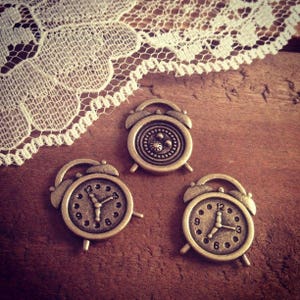1 - Antique Bronze Clock Charm Charm Alice in Wonderland Charm Watch Vintage Style Pendant Charm Jewelry Supplies C022