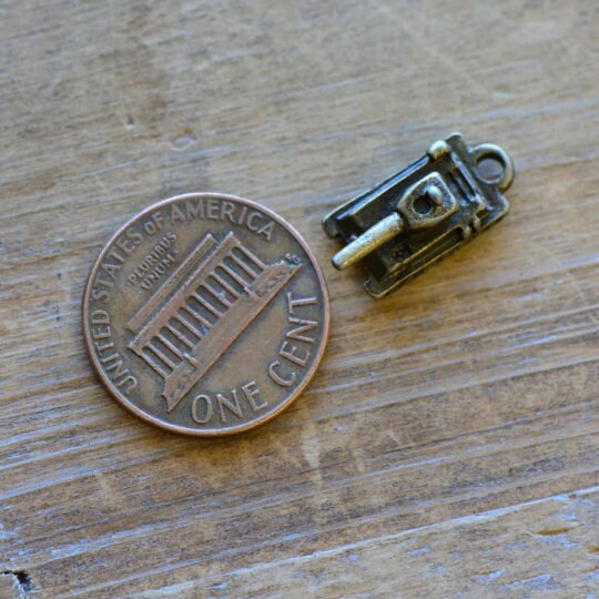 Tank Charm - Antique Bronze - Military Army Vintage Style Charms Pendant Jewelry Supplies (M018)