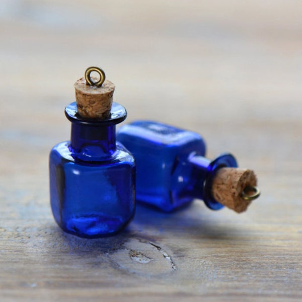 2 - Blue Square Bottle Charms Antique Bronze Cork Glass Terrarium Bottle Apothecary Vintage Style Pendant Charm Jewelry Supplies (BD063)