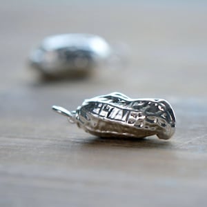 1 - REAL Peanut Charm Sterling Silver Plated REAL Pea nut Small Charm Vintage Style Pendant Charm Jewelry Supplies (AN028)