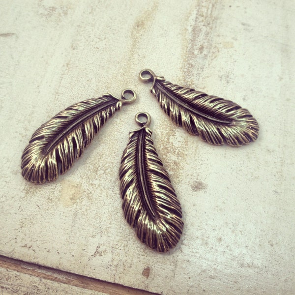 1 - Feather Charms Antique Bronze Feather Charm Woodland Charm Indian Feathers Charm Vintage Style Pendant Charm Jewelry Supplies (BA133)