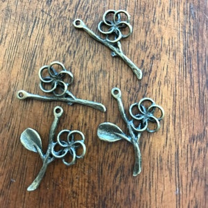 2-Antique Bronze Wire Flower on Stem Charms •Antique Bronze •Flower Charm •Vintage Jewelry Supplies (C049)