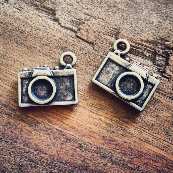 1 - Small Camera Charms Antique Bronze Camera Charm Photography Charm Photo Charm Vintage Style Pendant Jewelry Supplies (BC098) DFLCHARM2